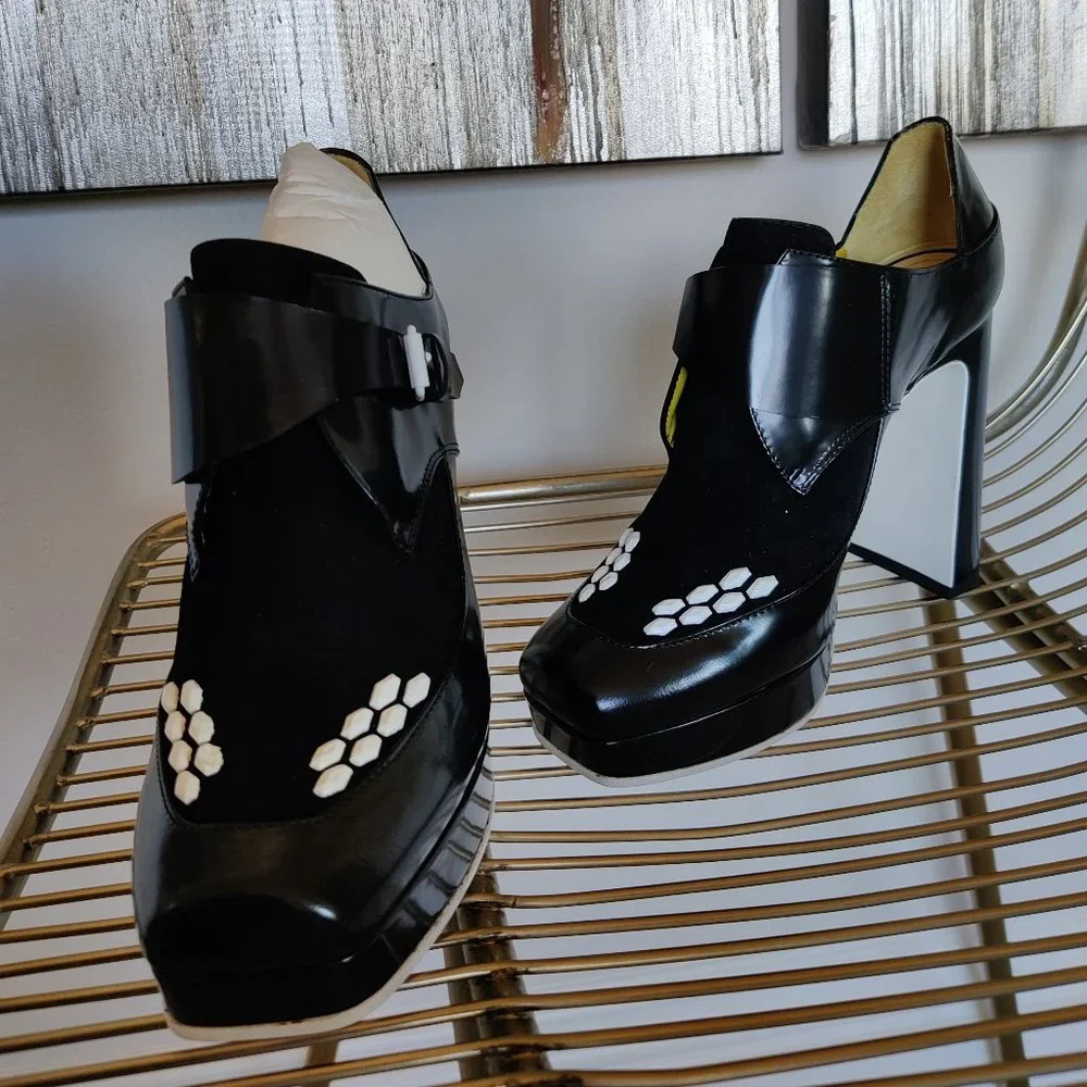 NIB $425 Pollini Italy booties. IT 38 US 7 amd IT 40 US 9‎